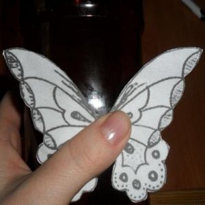 Бумажная бабочка