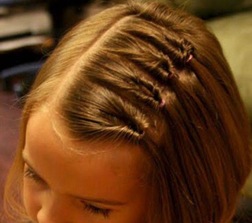 Как заплетать тонкие непослушные волосы у ребенка