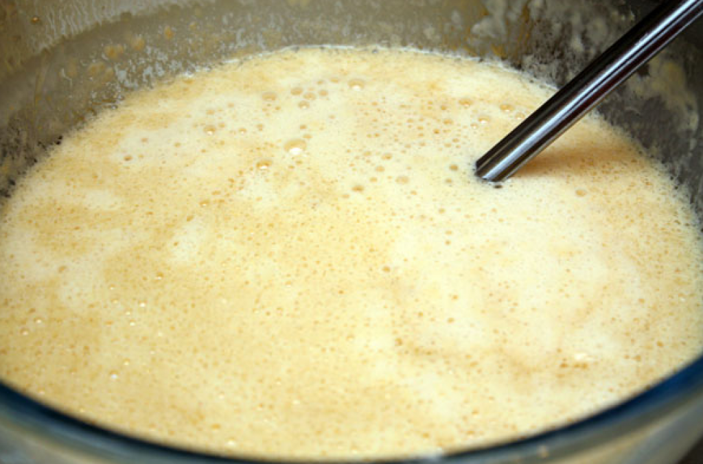 Рецепт дрожжевых блинов на молоке классический с дырочками пошаговый рецепт с сухими дрожжами с фото