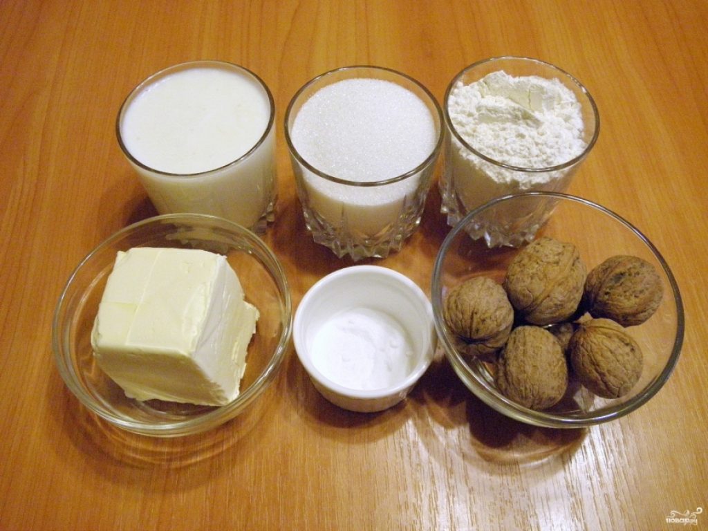 Молоко из фундука. Орехи с кефиром что будет. Молоко и орехи. Мускатный орех с молоком. Кефир с орехами.