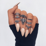 Красивый дизайн и маникюр на острых длинных ногтях осень 2018 год: идеи, новинки, тенденции, френч, белый, матовый, модный, нежный +125 ФОТО